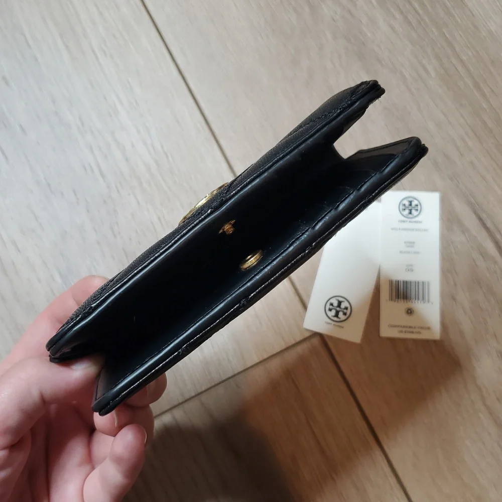 Tory Burch Quilted Willa Medium Wallet - Picture 7 of 10